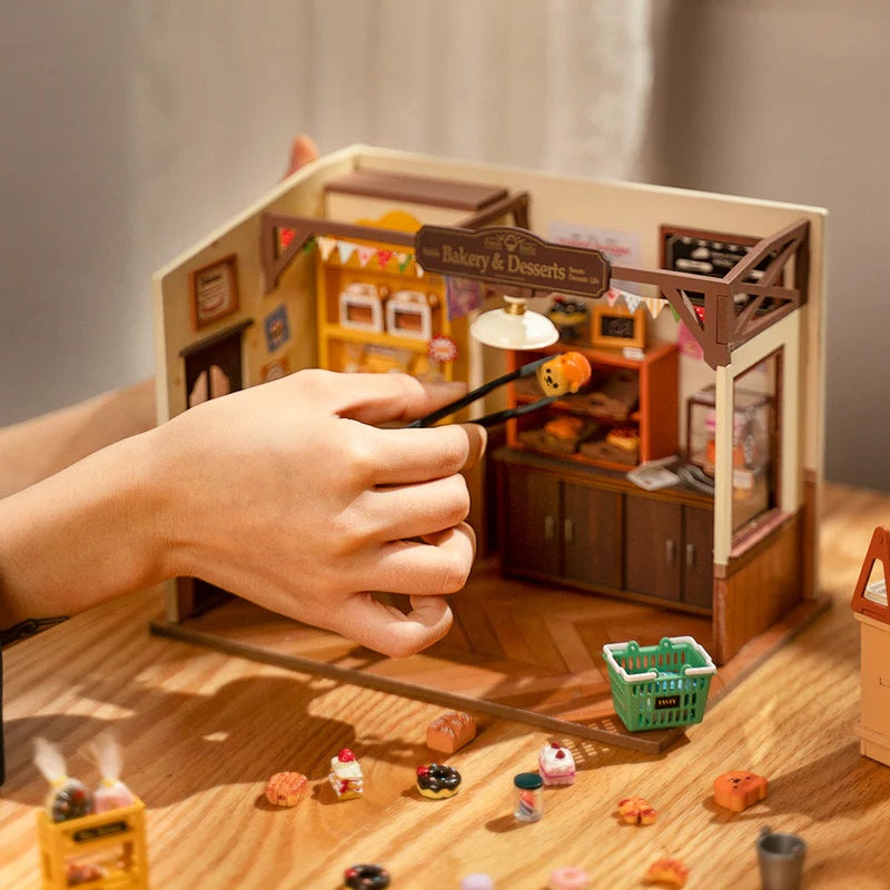 Rolife Becka's Baking House DIY Miniature Kit