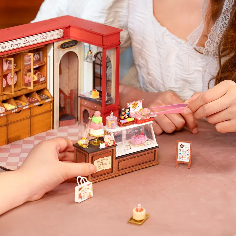 Rolife Honey Dessert Talk DIY Miniature Kit